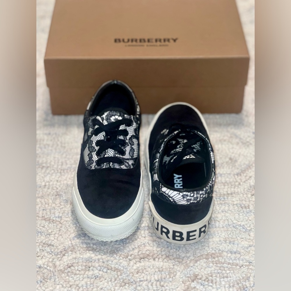 Burberry Black Skate Lace Low-Top Sneakers